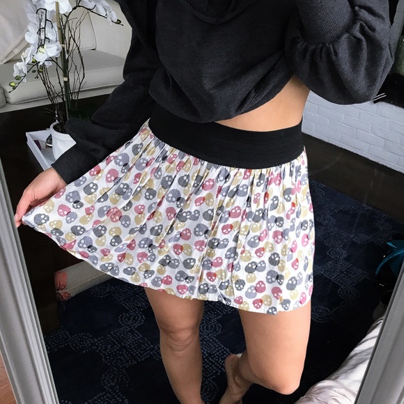 Love Notes Dresses & Skirts - Skull print mini skirt! 